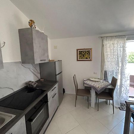 Nina Apartament Giardini Naxos Con Posto Auto Eksteriør bilde