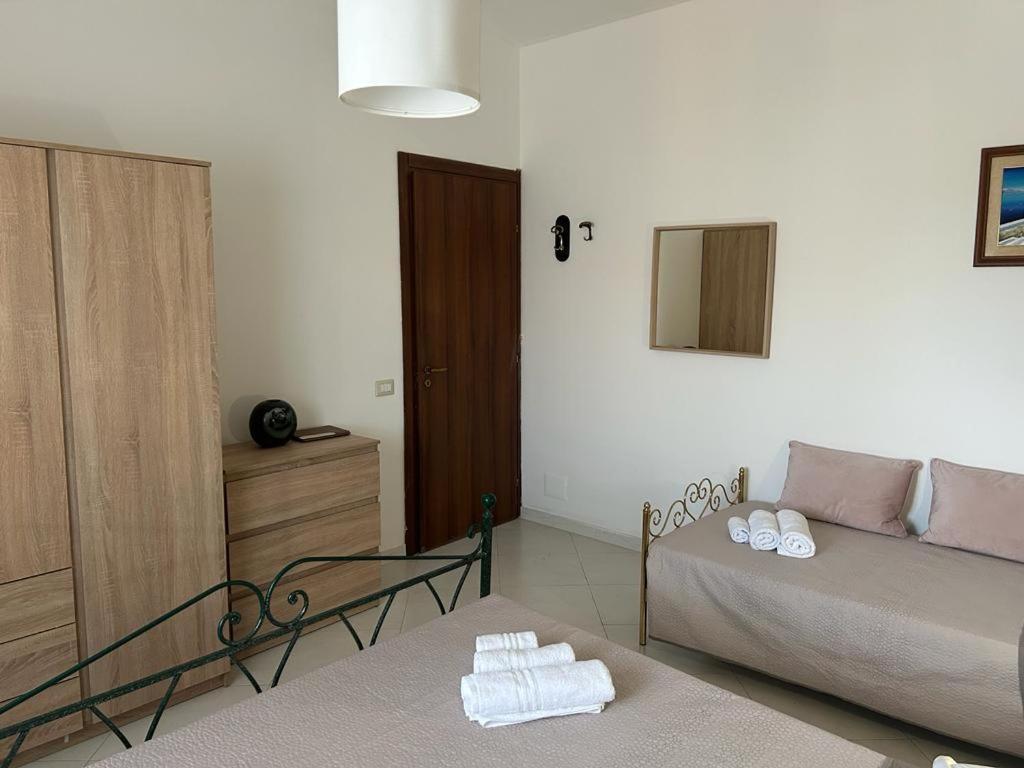 Nina Apartament Giardini Naxos Con Posto Auto Eksteriør bilde