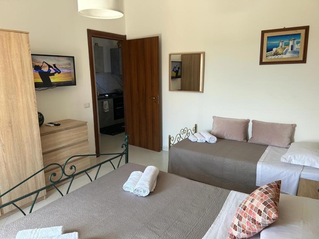 Nina Apartament Giardini Naxos Con Posto Auto Eksteriør bilde