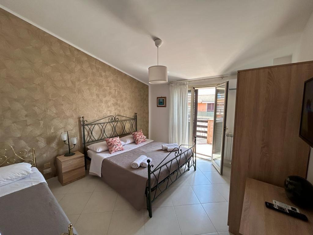 Nina Apartament Giardini Naxos Con Posto Auto Eksteriør bilde